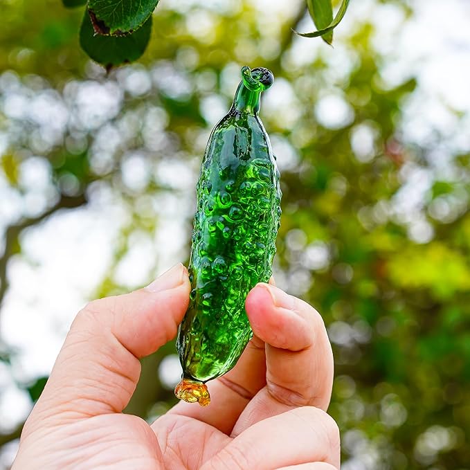 Handmade Crystal Cucumber Figurine Glass Cucumber Fruit Collectible Paperweight for Home, Kitchen, Desktop Decor